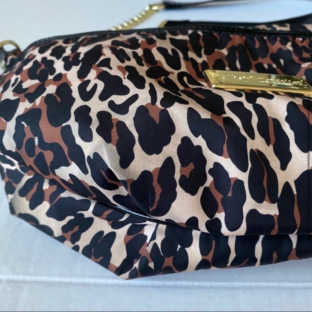 Betsey Johnson Half Moon Shoulder Bag Brown OS - Picture 4 of 9